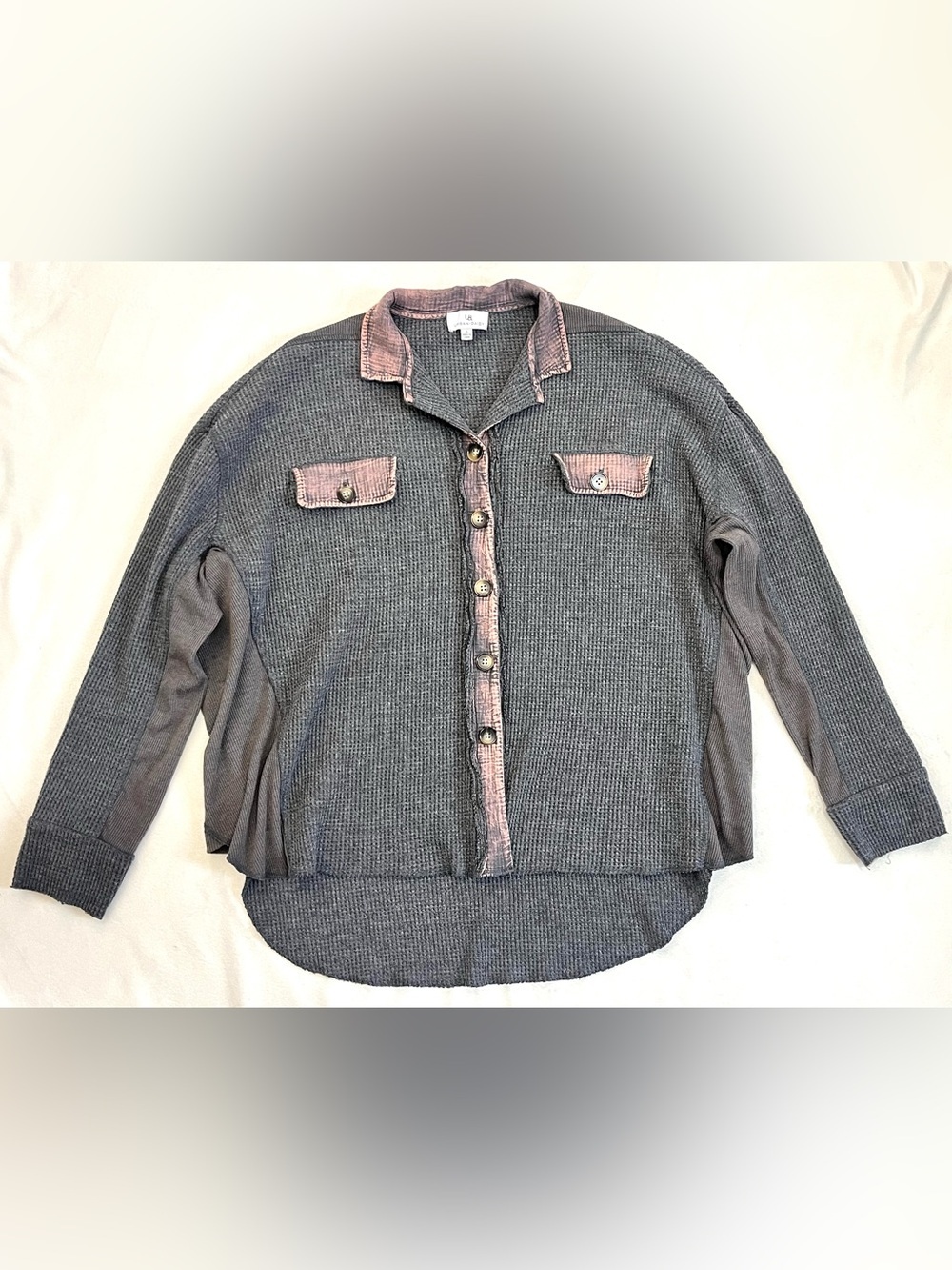 Urban Daizy Oversized Gray Waffle Knit Button-Up Shirt Faded Pink Trim Small